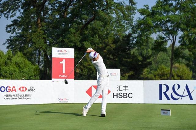 高尔夫选手发挥出色，荣膺最佳MVP