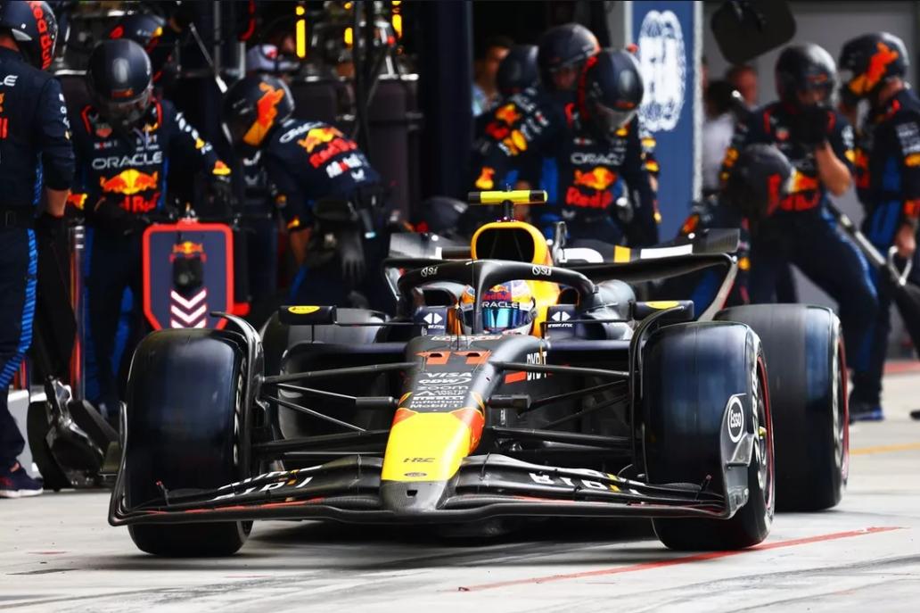 开云体育官网-哈斯车队碾压红牛二队，佩雷兹惊艳四座