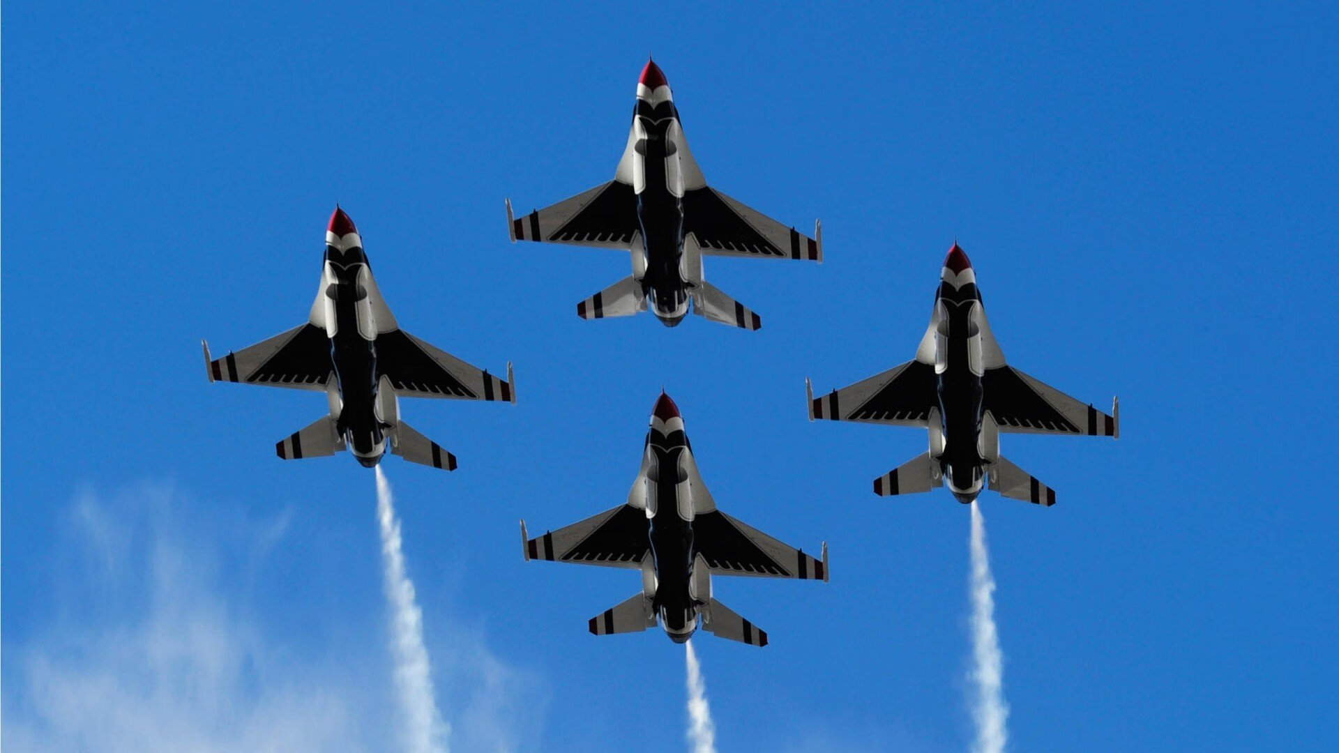 上海大卫掀翻灰熊歌利亚，詹姆斯三记绝命三分锁定传奇夜