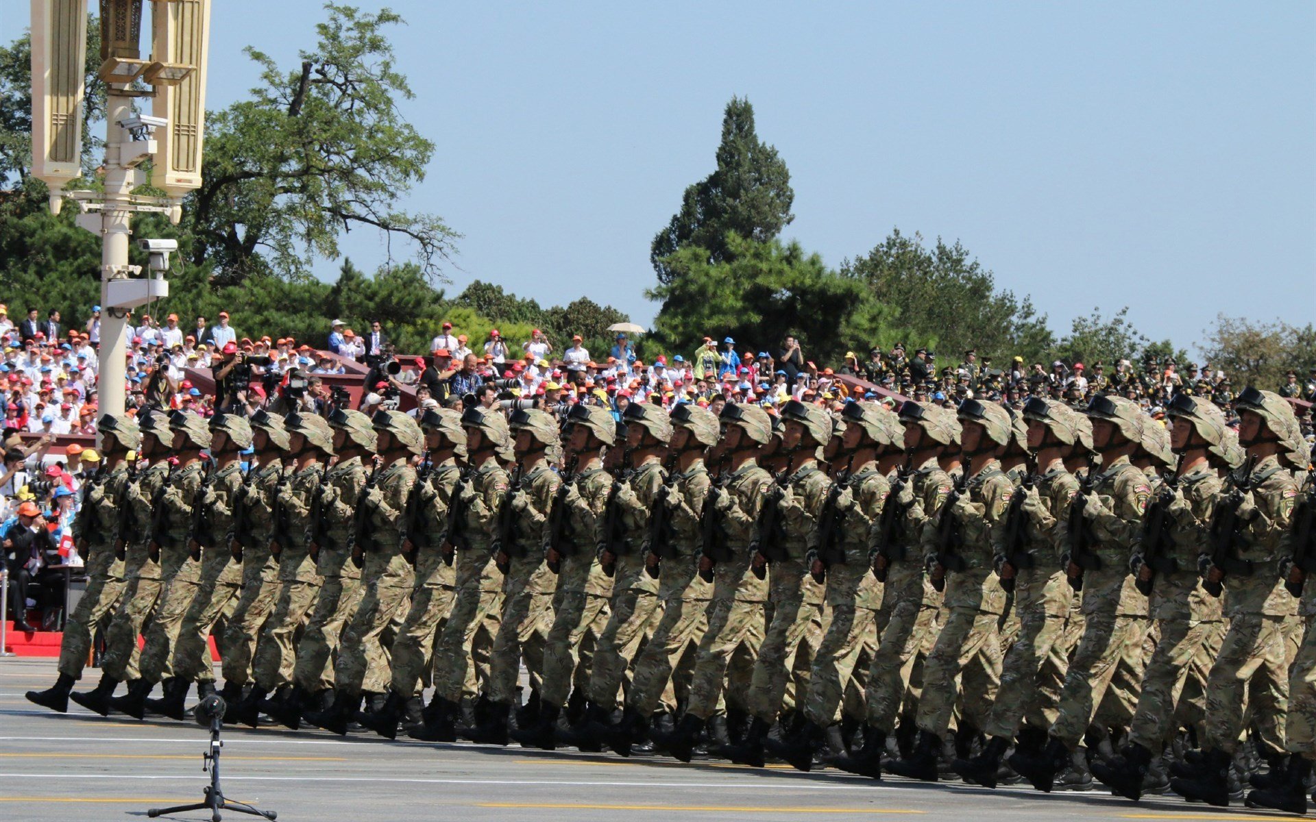 开云体育app-双重赛道，F1收官战的毫秒战争与NBA的冰火碰撞