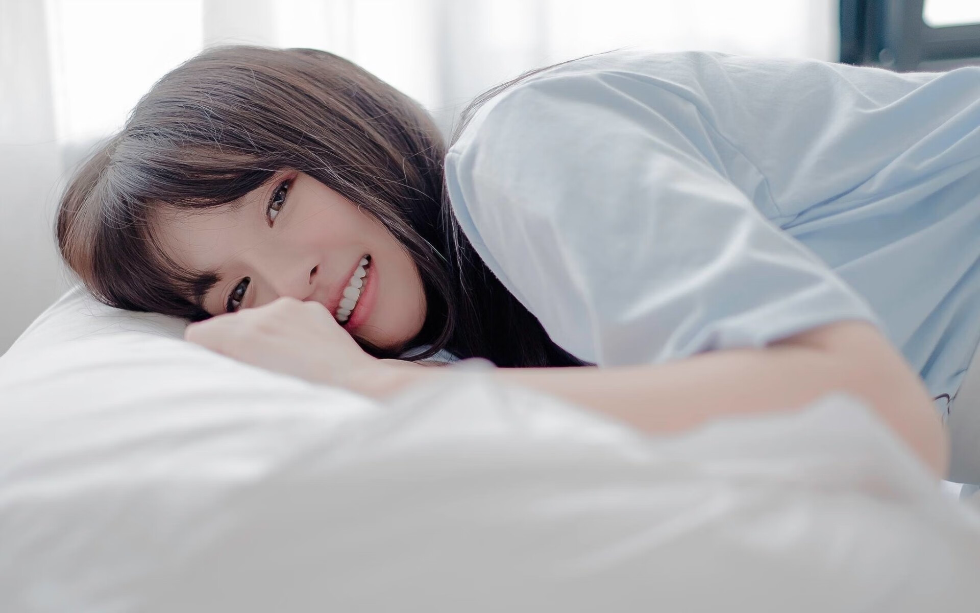 阴影处的晋级，当格纳布里闪烁时，伊朗的体系之光与英格兰的强权叙事